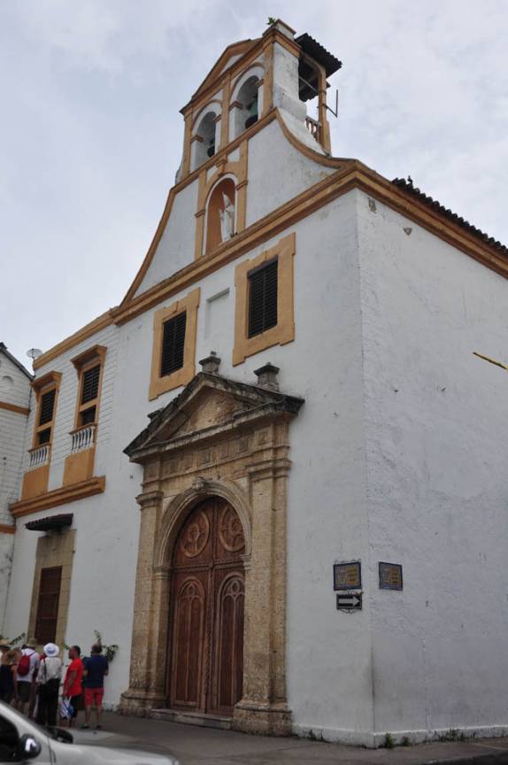 Uma das muitas igrejas no centre histórico de Cartagena, na Colômbia